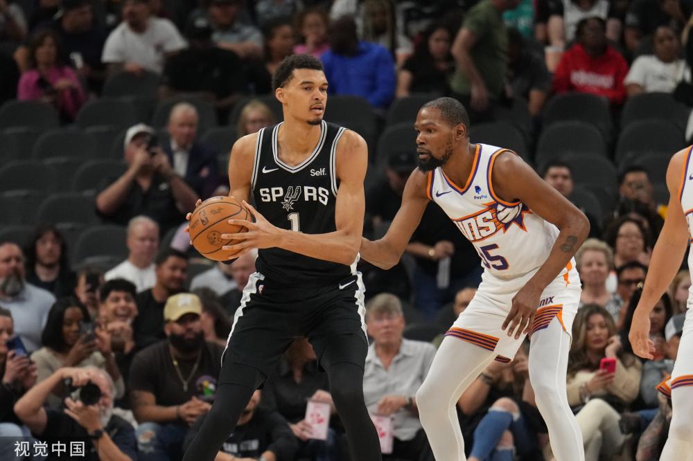 并围绕防守 并围绕防守